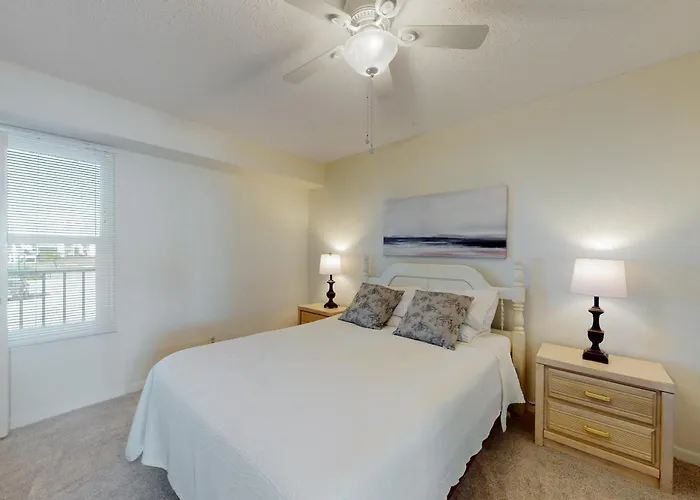 Island Shores 252 Apartment